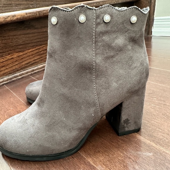 Women’s Ankle Boots with Square Chunky Heels, Size US 7 = 23.5cm - Picture 4 of 11